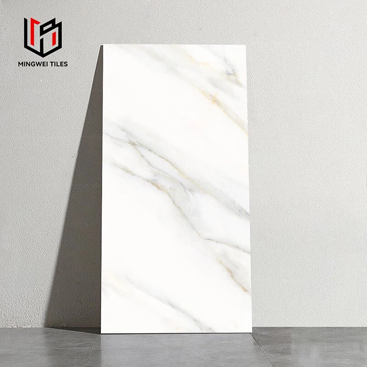 Glasuuritud läikiv keraamiline plaat