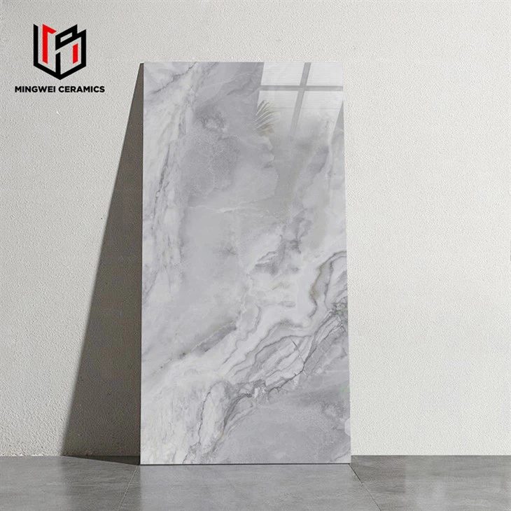 Puhas hall läikiv keraamiline plaat