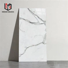 Valged pehme poleeritud läikivad plaadid